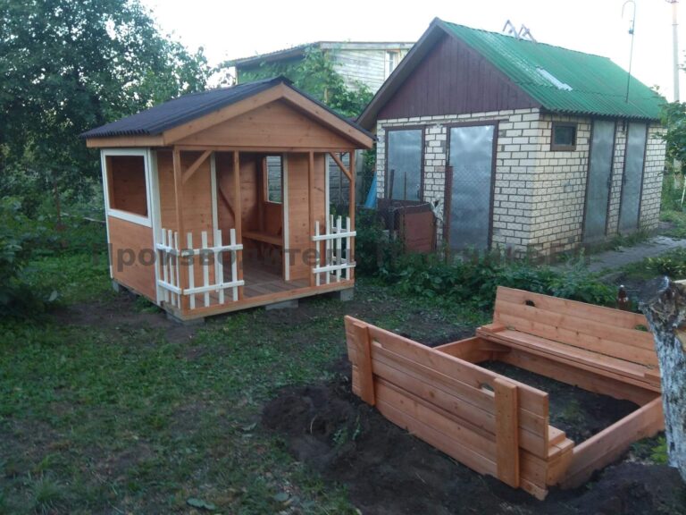 Детский домик и песочница с крышкой д.Залужье Столбцовский р-н